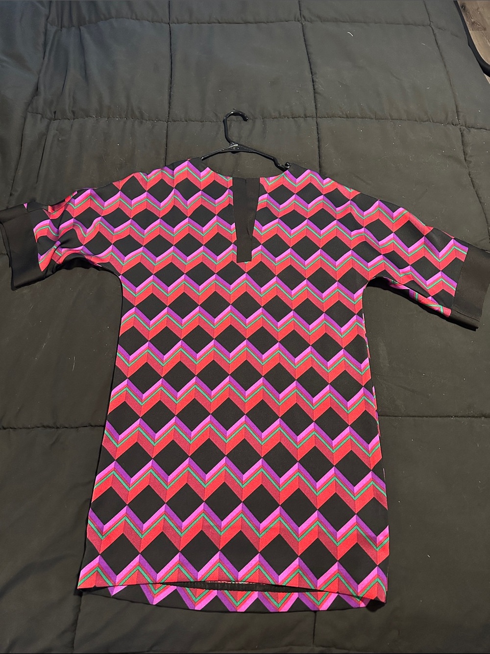 Trina Turk Black Pink Red Chevron Shift Mini Dress